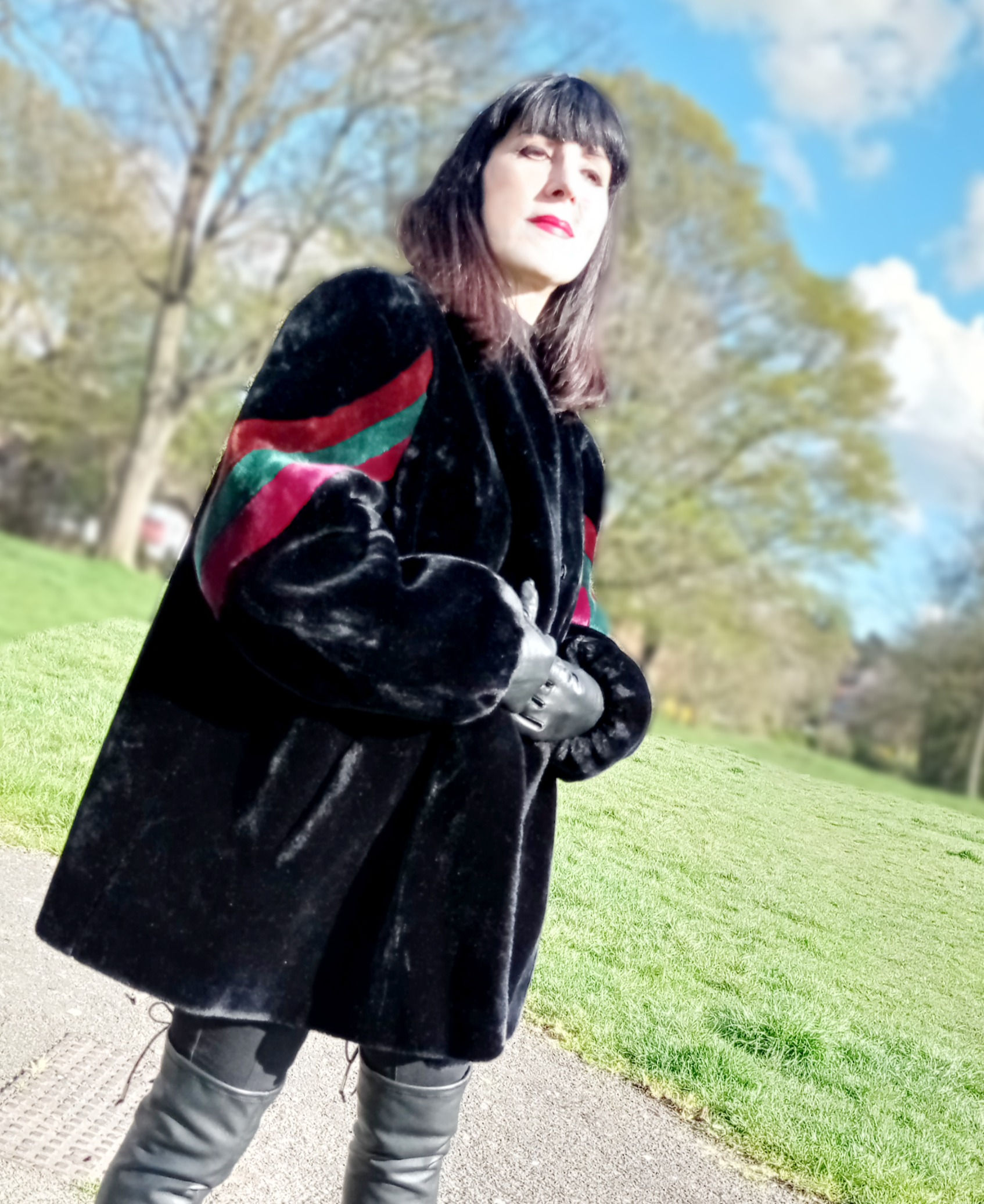 Vintage late 1970s early 1980s Sasson faux fur jacket coat black colour chevrons