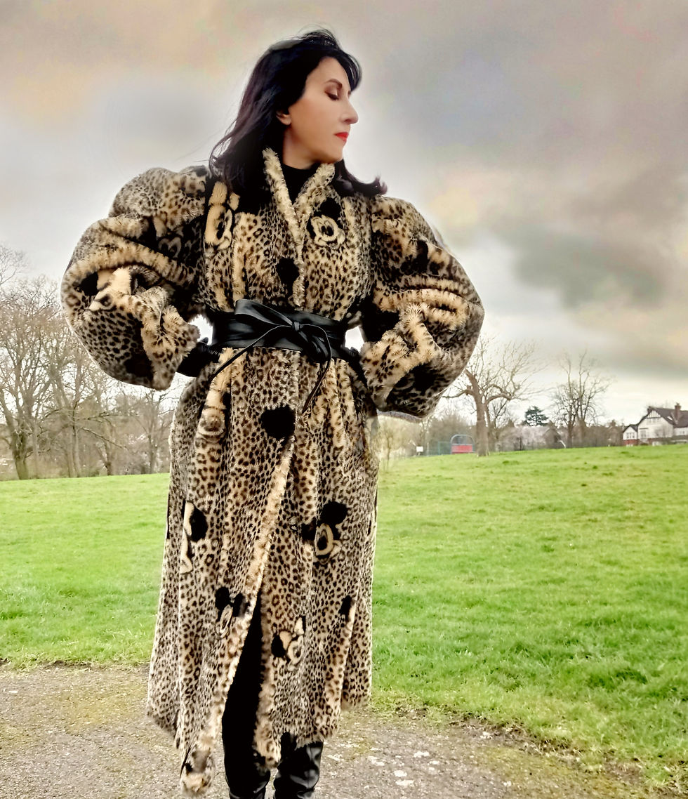 Vintage 1980s 1990s Apparence Disney Mickey Minnie Mouse luxury faux fur coat