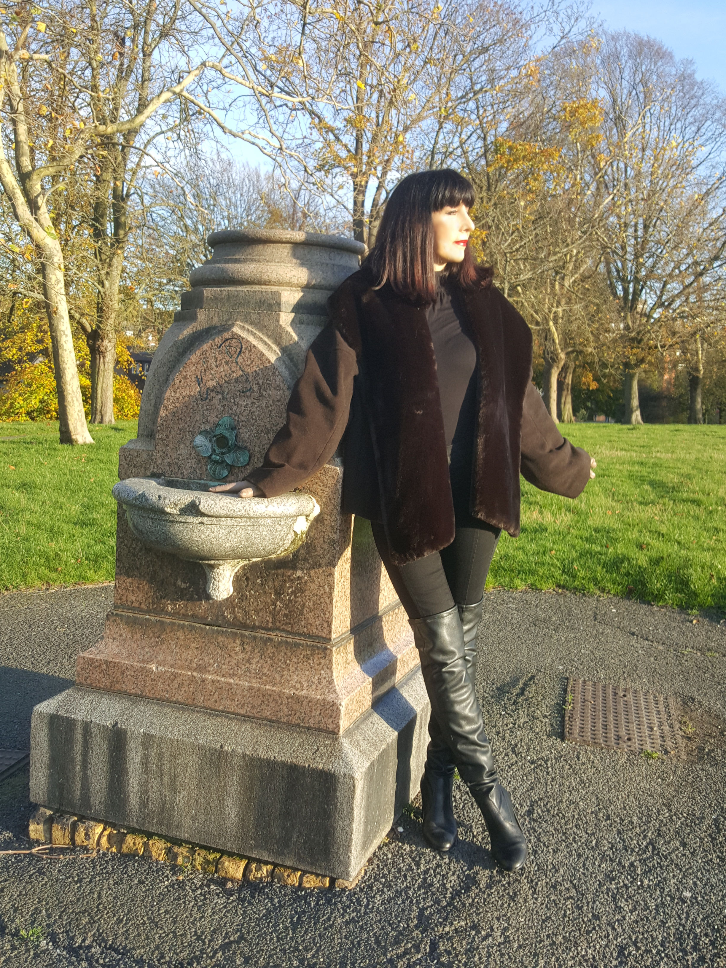 vintage Nicole Farhi dark brown faux fur front edge to edge wool jacket 1990s