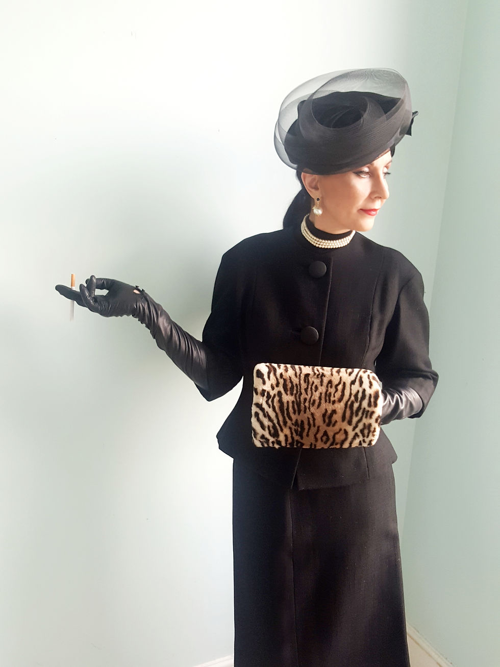 Thumbnail: 1950s vintage 3/4 length glove cut skirt suit in wool/linen mix fabric