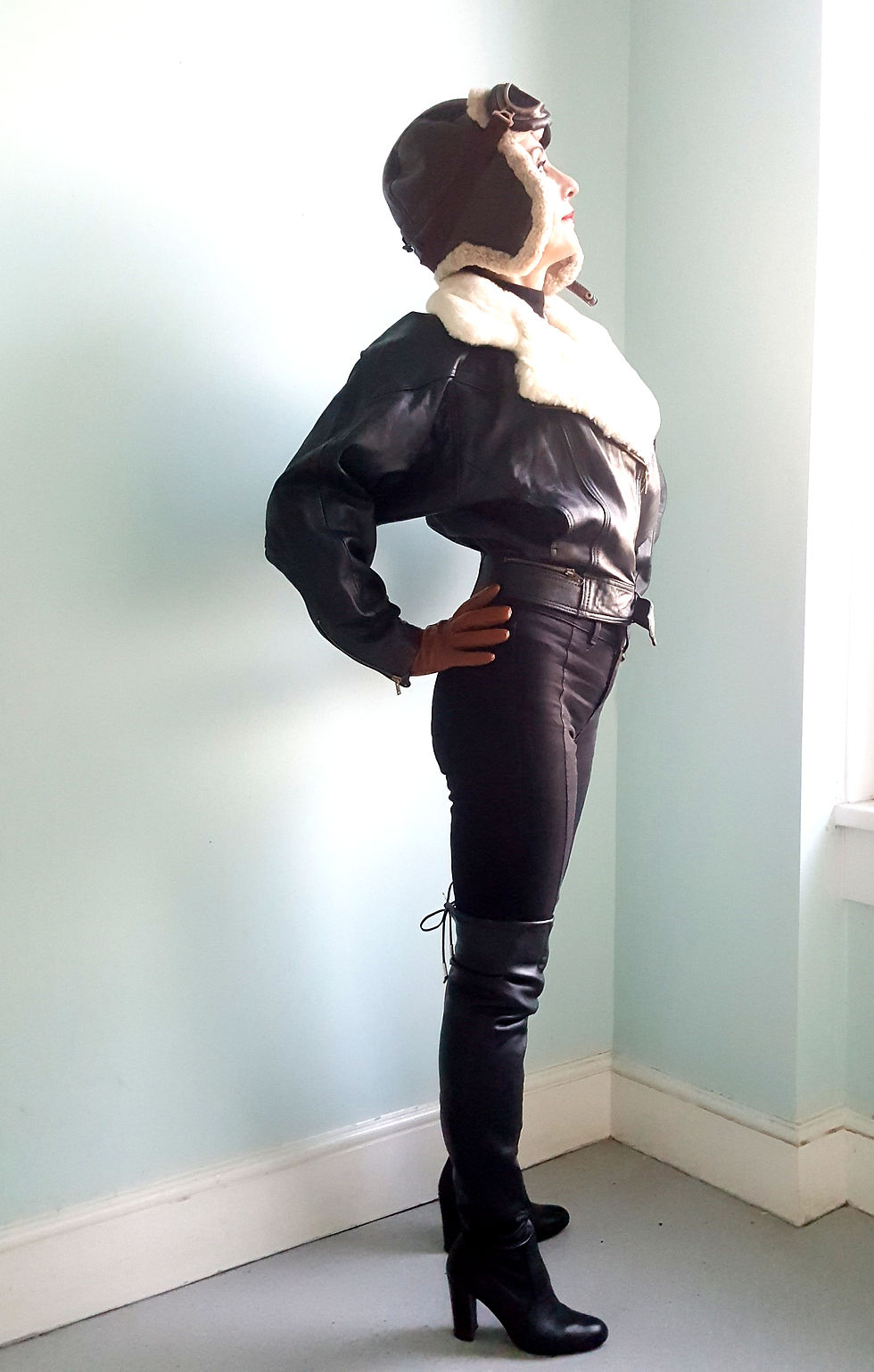 Thumbnail: Near Black figure flattering Leather & sheepskin late 1980s jacket back zips