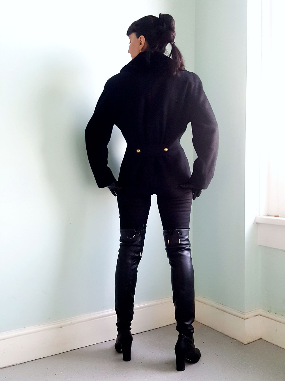 Thumbnail: 1980s Mansfield Cashmere & Wool jacket with high quality faux fur collar