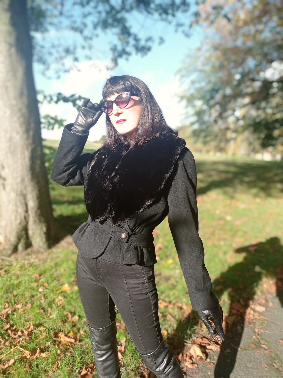 Thumbnail: Vintage exquisite Mansfield Cache D'Or black jacket wool cashmere flattering