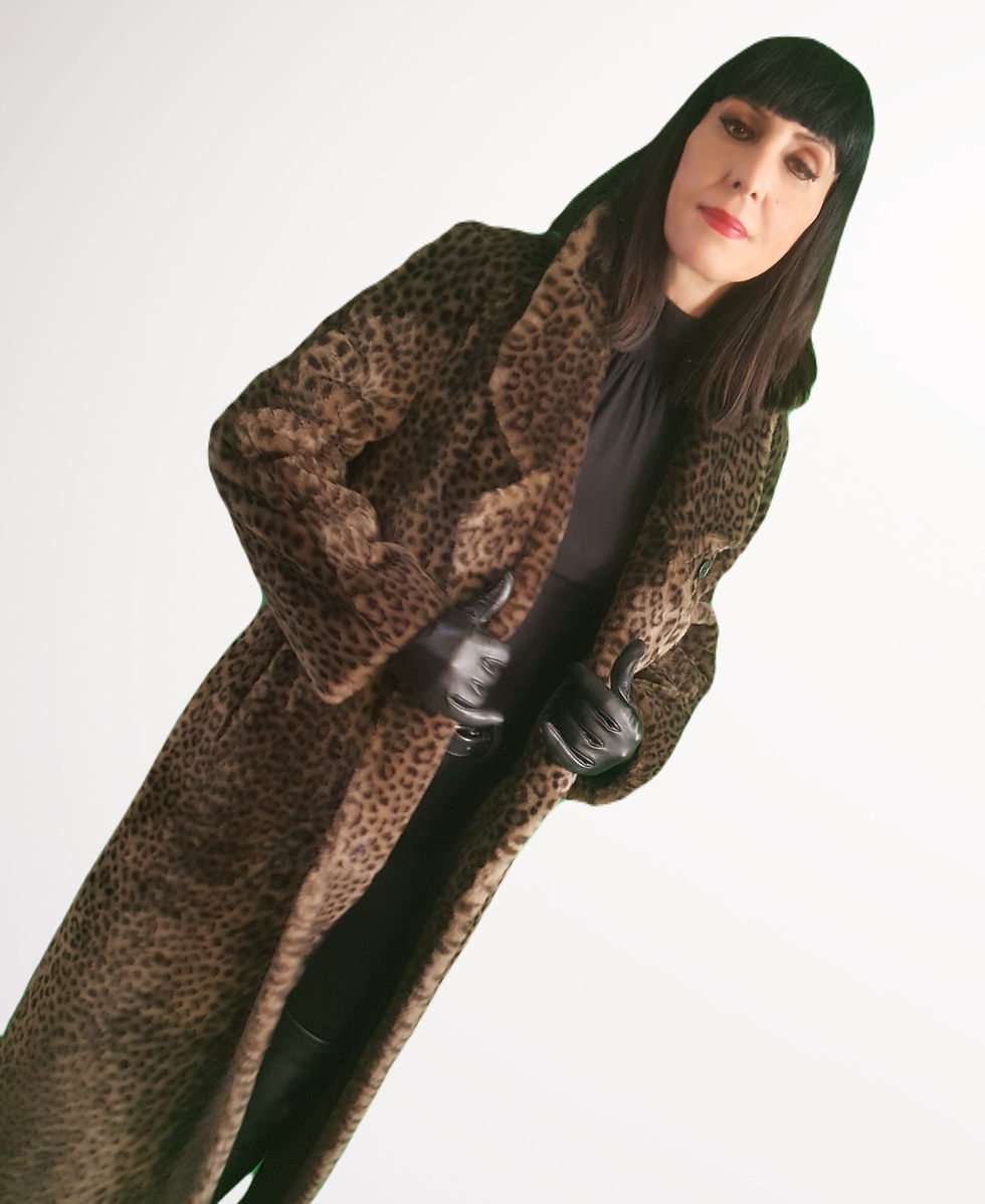 Vintage 1980s Astraka superior quality sleek leopard grey faux fur coat