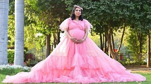 Thumbnail: Peach Ruffled Maternity Shoot Gown, Size(All)