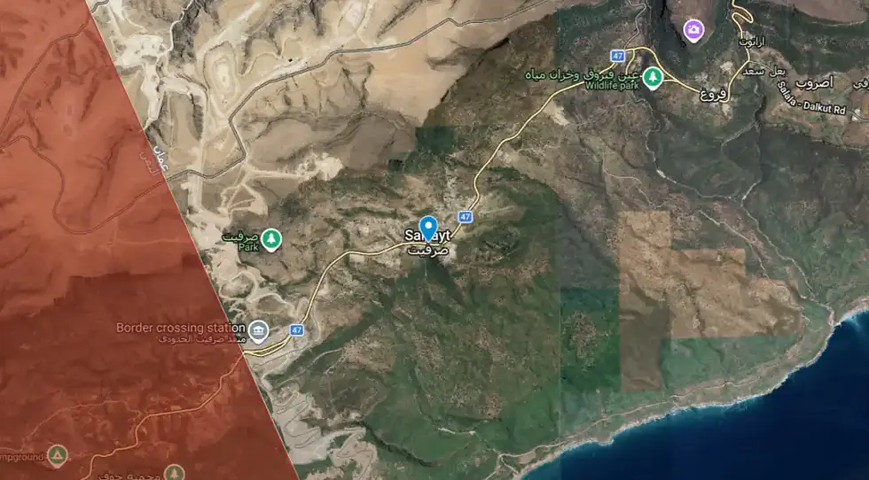 The town of Sarfayt. Territory in red marks Al-Mahrah Governorate in Yemen.