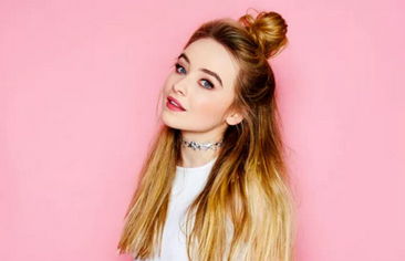 Sabrina Carpenter Lança "Run And Hide"