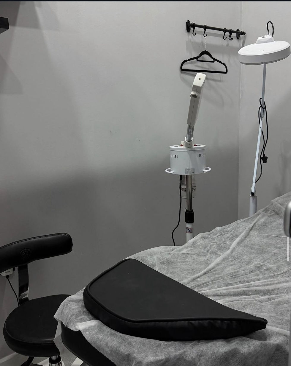 Thumbnail: Ladies Salon for Sale in Al Jurf, Ajman