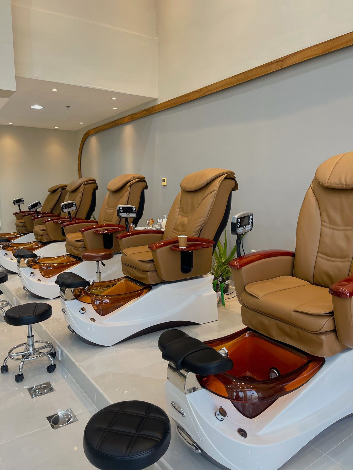 Ladies salon in  Maliha road