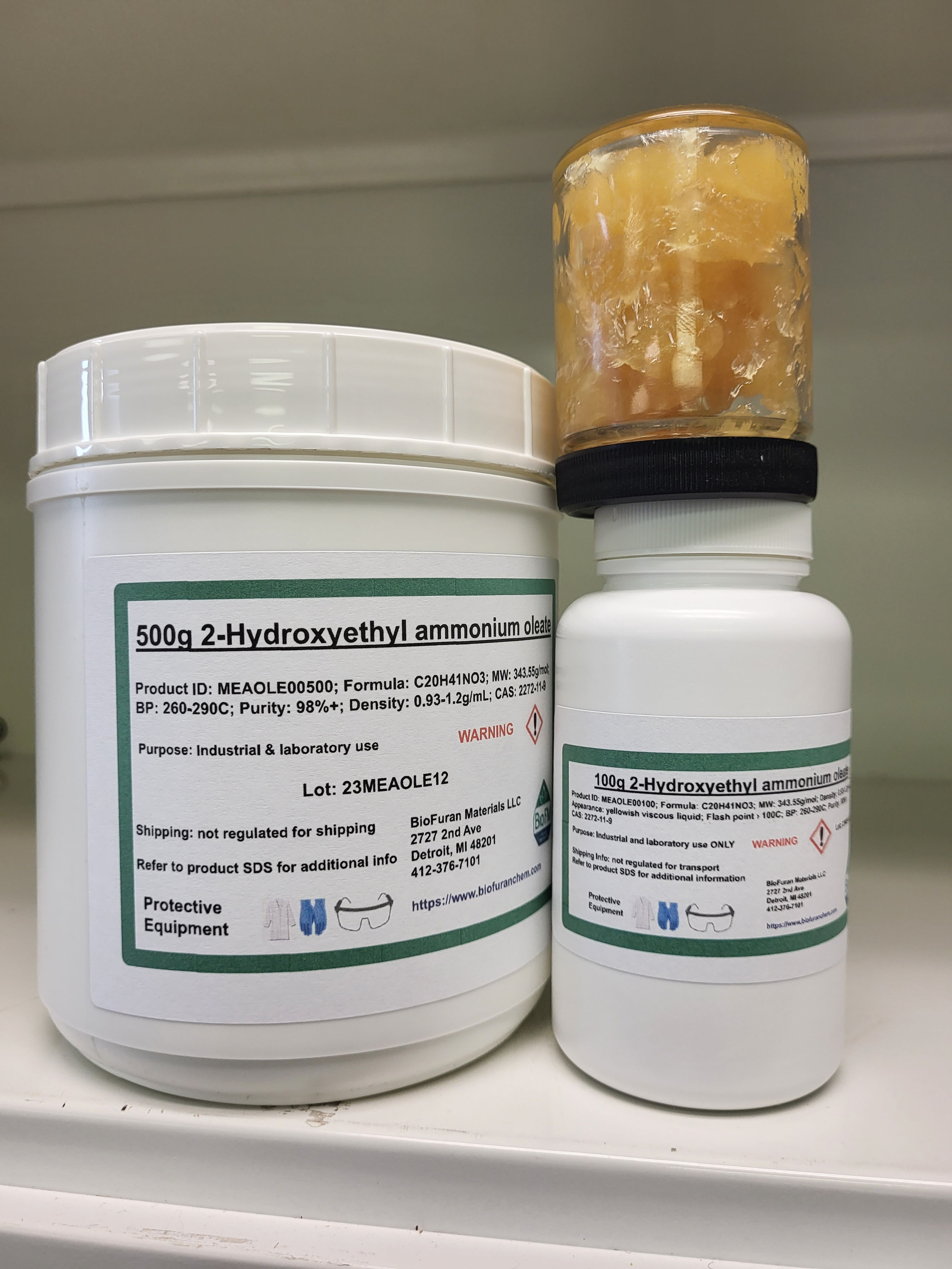 2-Hydroxyethyl ammonium oleate