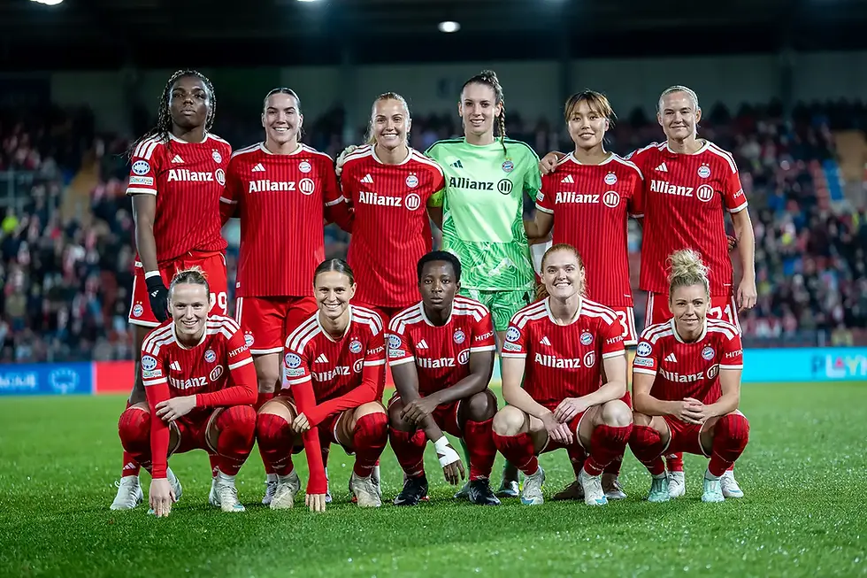 Bayern Munich women's team photo before the Champions League match against Real Madrid