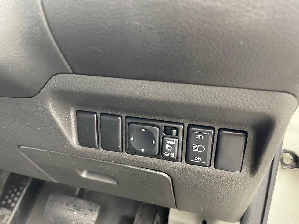 Thumbnail: Nissan X-Trail 4WD X 2006 Pearl