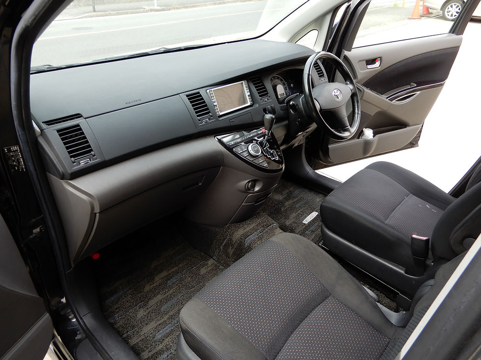 サムネイル： Toyota ISIS 2005 Platana