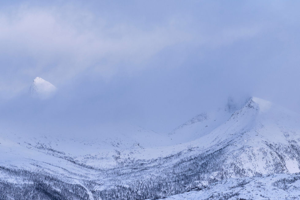 photos de paysages hivernaux dans les fjords de Norvège, île de Senja