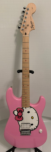 Fender by Squier Hello Kitty Model サンリオ Fender celebrates 50 years of Hello Kitty with kawaii Squier