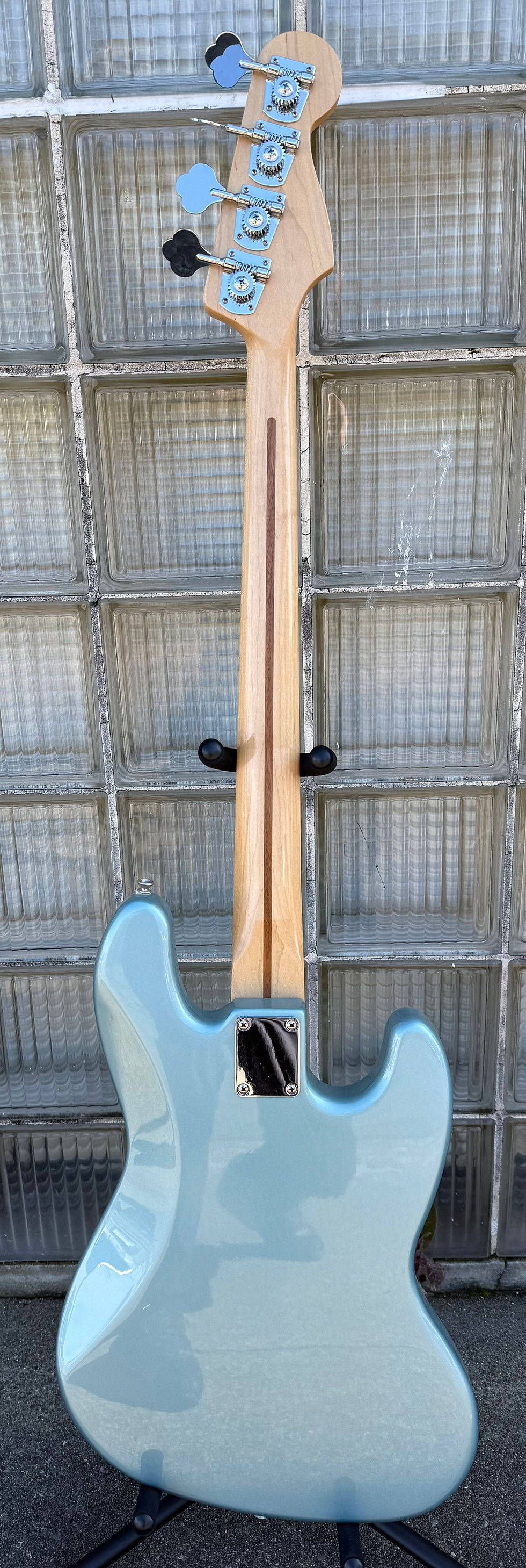 Thumbnail: 2004 Fender Left-Handed Jazz Bass