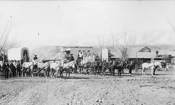 18) Freight wagons on the corner of Eas