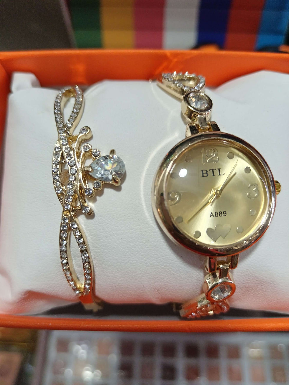 Miniatura: Reloj y pulsera para dama 