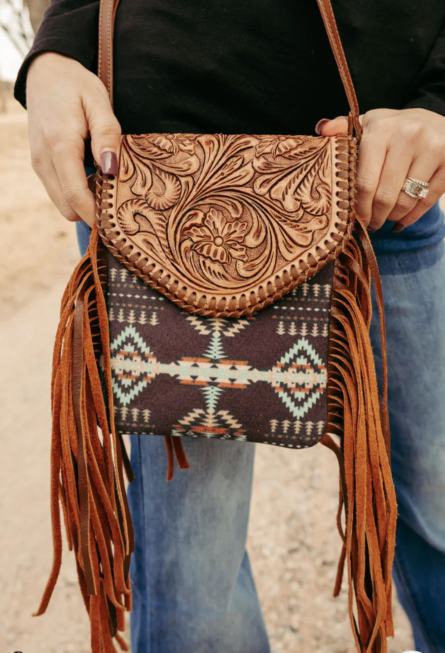 Thumbnail: Nita Lake Leather Crossbody Bag