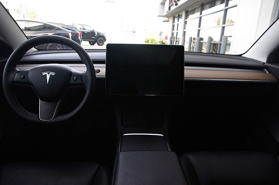 縮圖：2021 Tesla Model 3 Standard Range Plus RWD