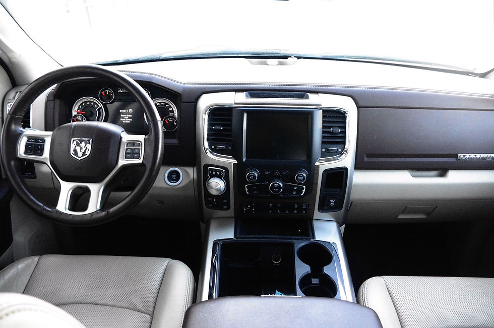 섬네일: 2015 RAM 1500 Eco Diesel Laramie