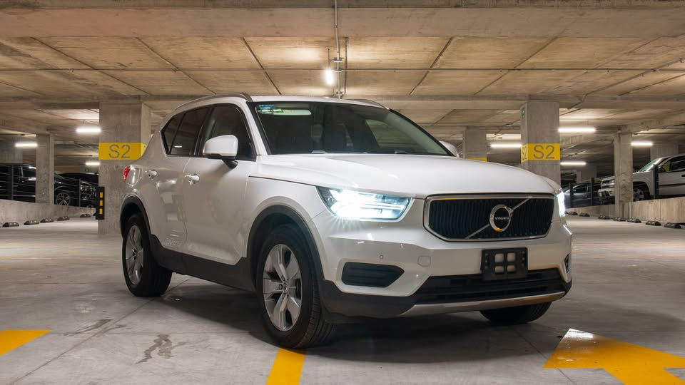 VOLVO XC40 2021