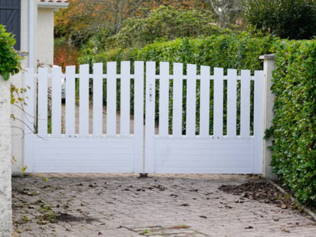 Vinyl Gate Installation Services Tailored For You