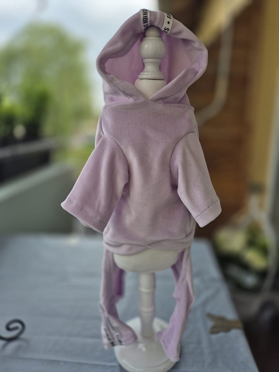 Miniaturbild: Hoodie mit Füße und Mützchen