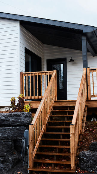 construction et rénovation maison avec balcon et escalier Lanaudière