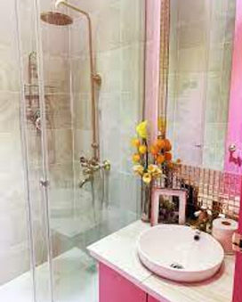 Pink Parlour offers shower facilities for client convenience after beauty treatments.