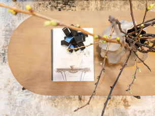 Couchtisch in Eiche mit Coffeetablebook