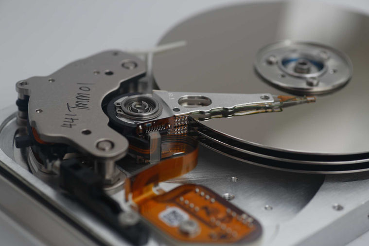 internal product photography macro mechanical computer hard drive disk commercial photography bracknell