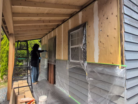 小屋作り28日目(4月25日)小屋正面・漆喰下地塗り