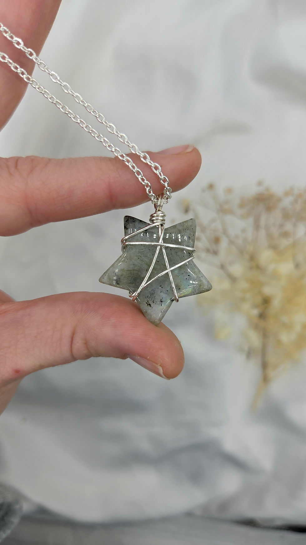 Labradorite Star - Silver (22"/56cm)