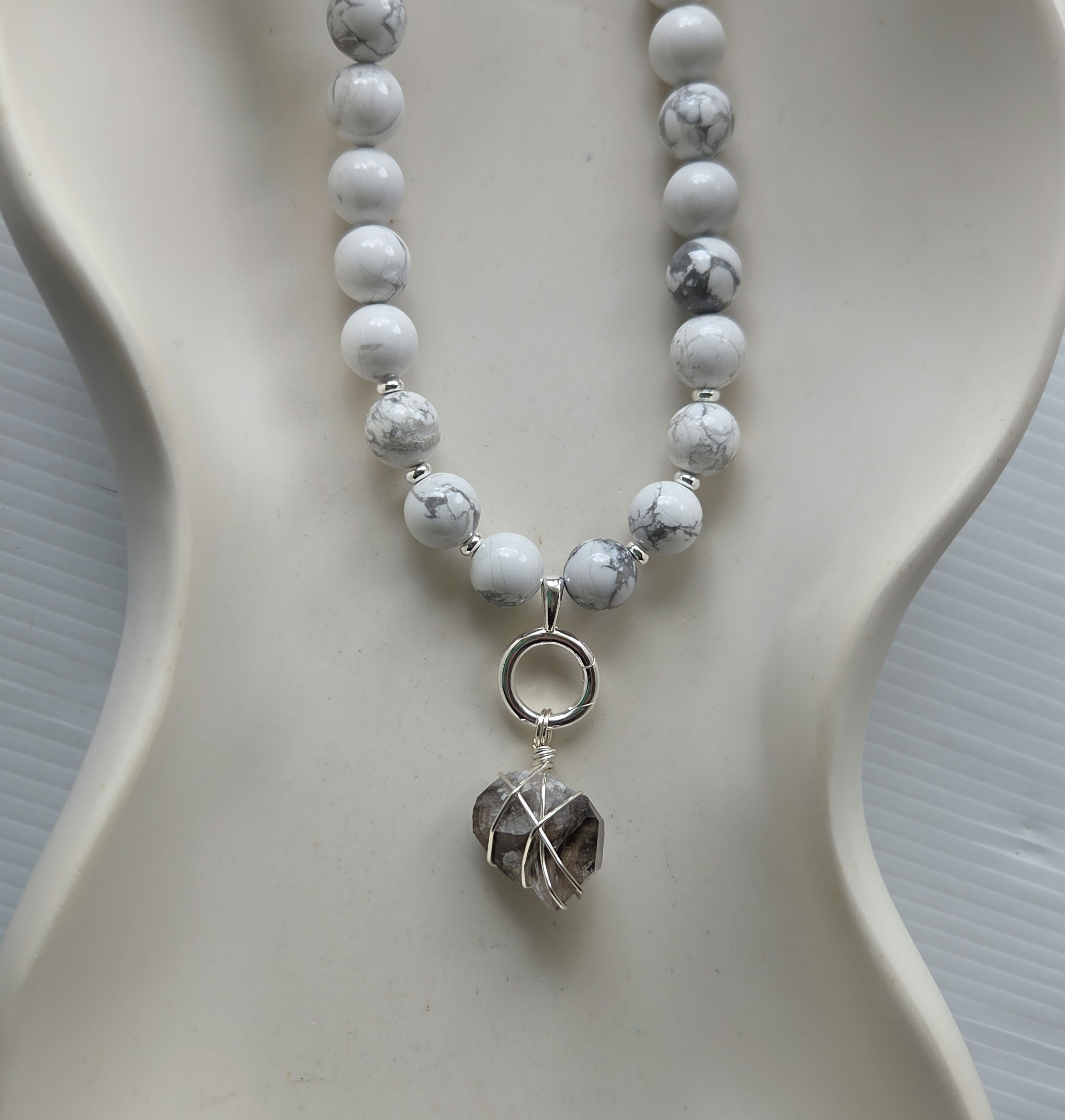 Howlite Bead 10mm + Smoky Quartz - Silver (19"/49cm)