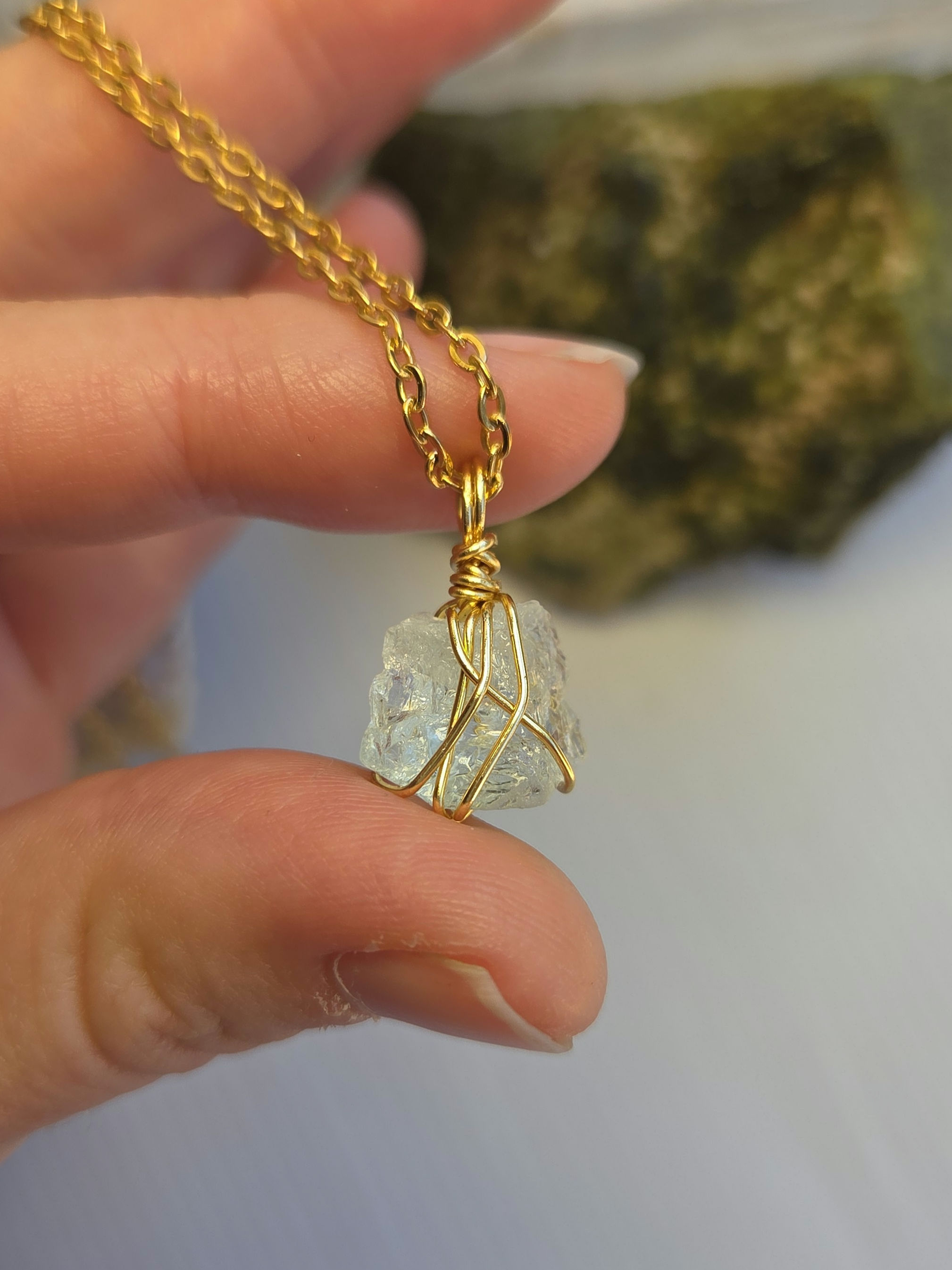 Aquamarine - Gold (20"/51cm)