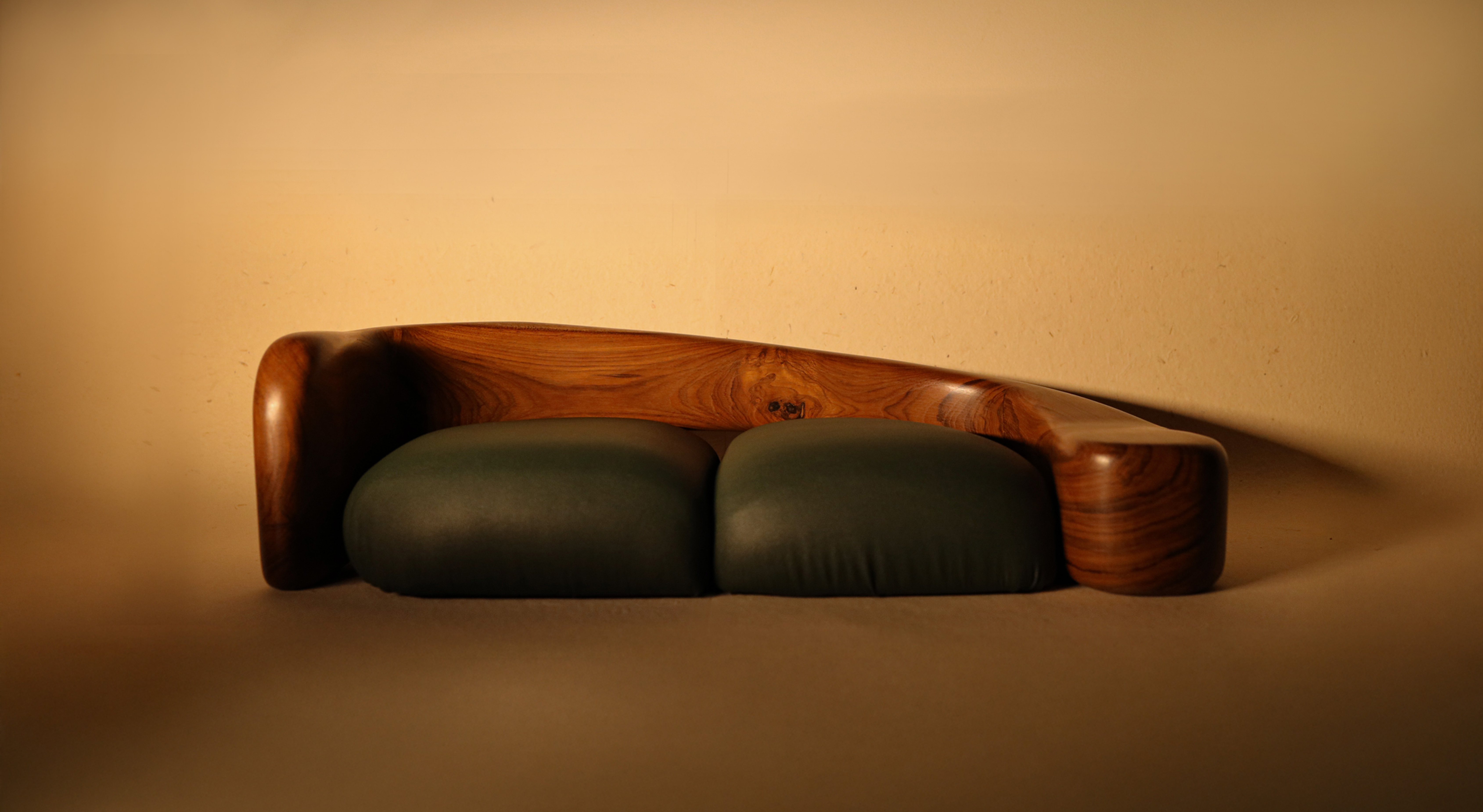 Saha Couch