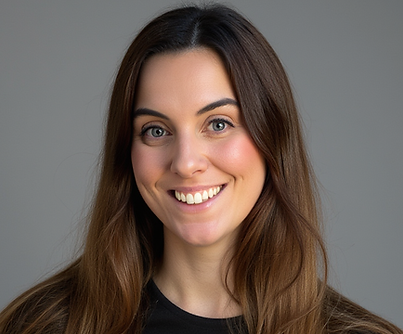 Charlotte Headshot - 4.png