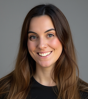 Charlotte Headshot - 4.png