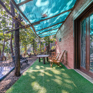 seating-area-of-iris-cottage.jpeg