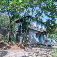 red-rose-cottage-exterior.jpeg