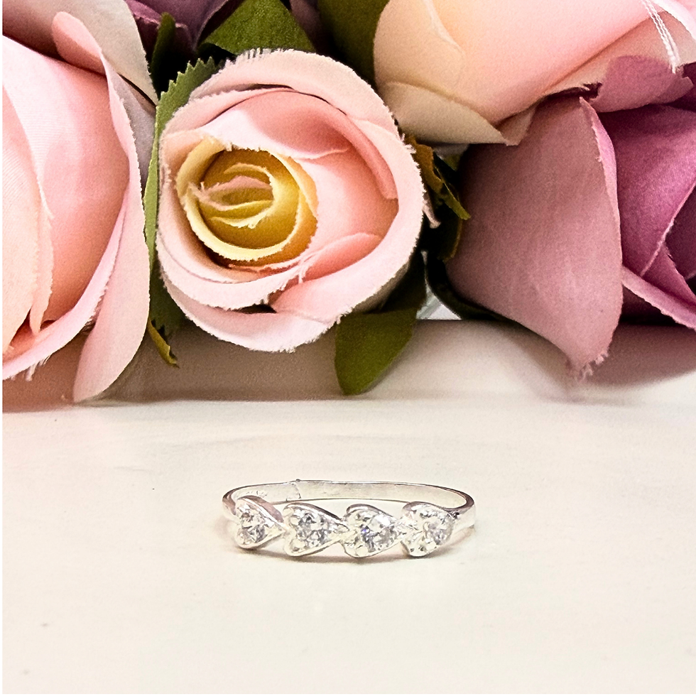 Miniatura: Anillo Corazones blancos