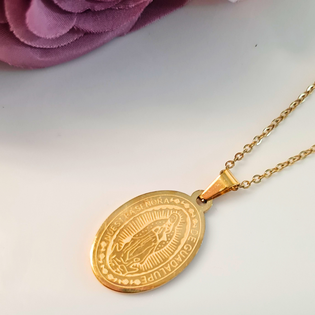 Garganilla Virgen Grabada - Dorada