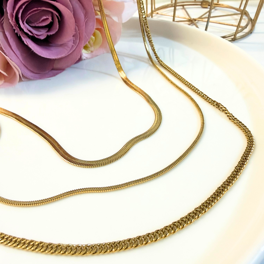 Gargantilla Triple Dorada