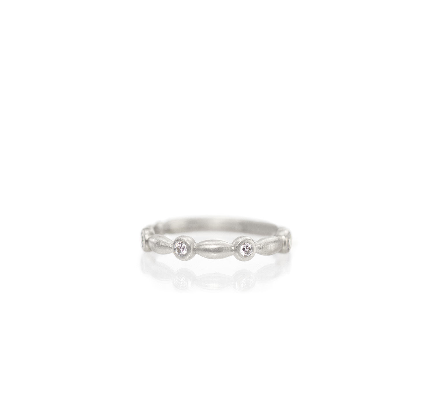 inspiration diamond band in platinum