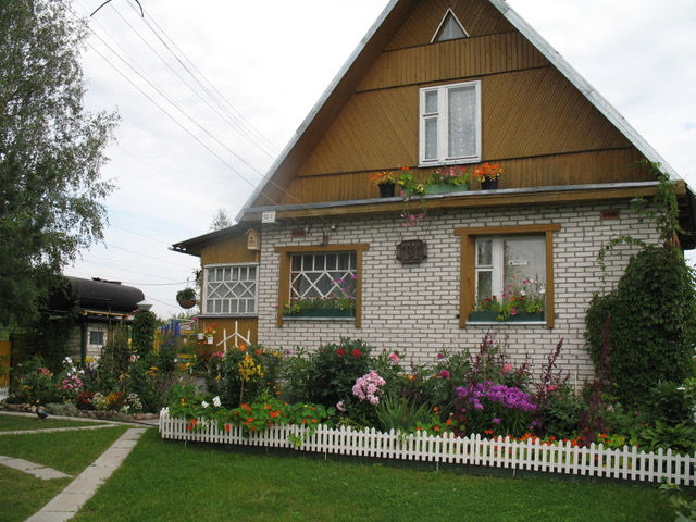 Tolik and Tanya’s dacha (The main building) from Author Ian Kent