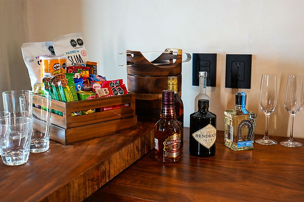 Signature-Upscale-Minibar.jpg