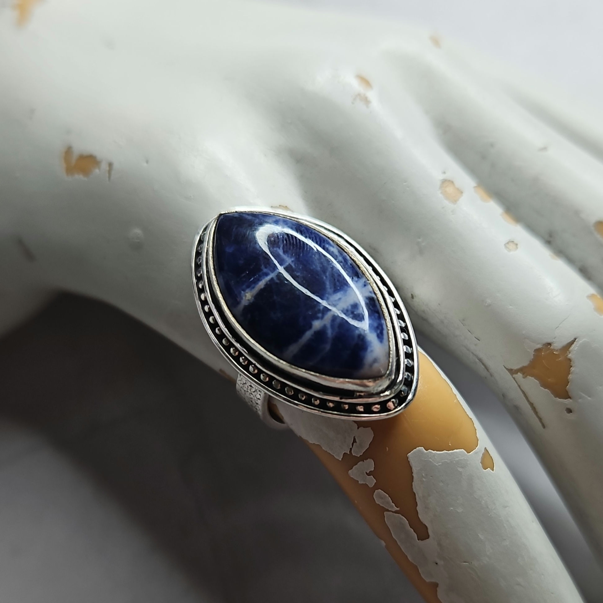 Dark Horizons, The Ring (7-9)