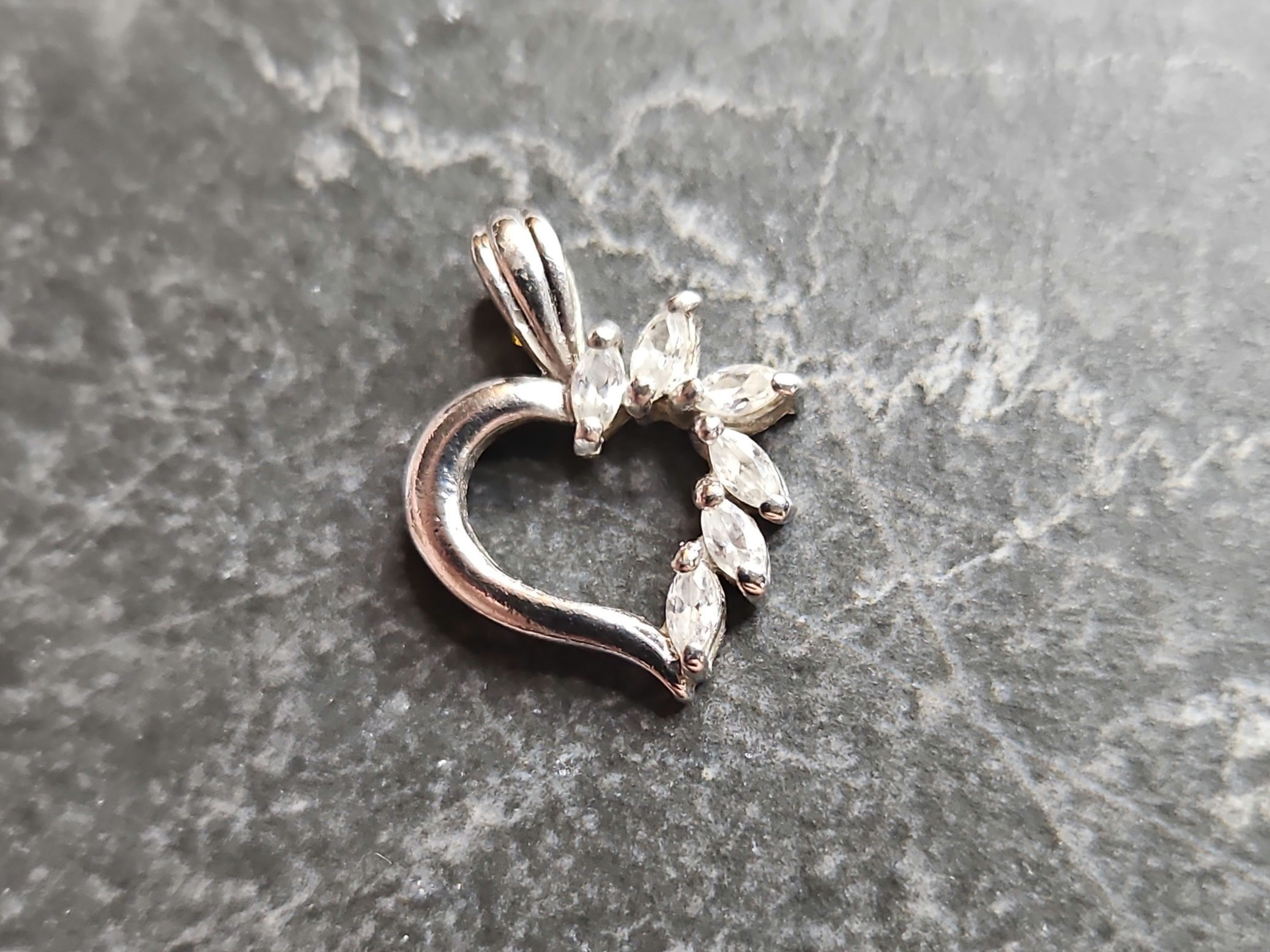 Glittering Affection (Pendant Only)