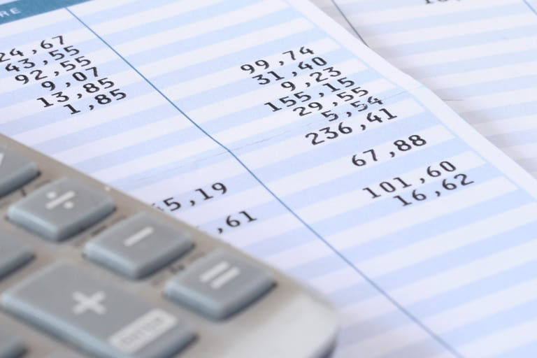 O BANCO PODE DESCONTAR DIRETAMENTE DA CONTA SALÁRIO DO EMPREGADO DÍVIDA SEM PRÉVIA AUTORIZAÇÃO?